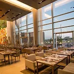 Hilton Pilar