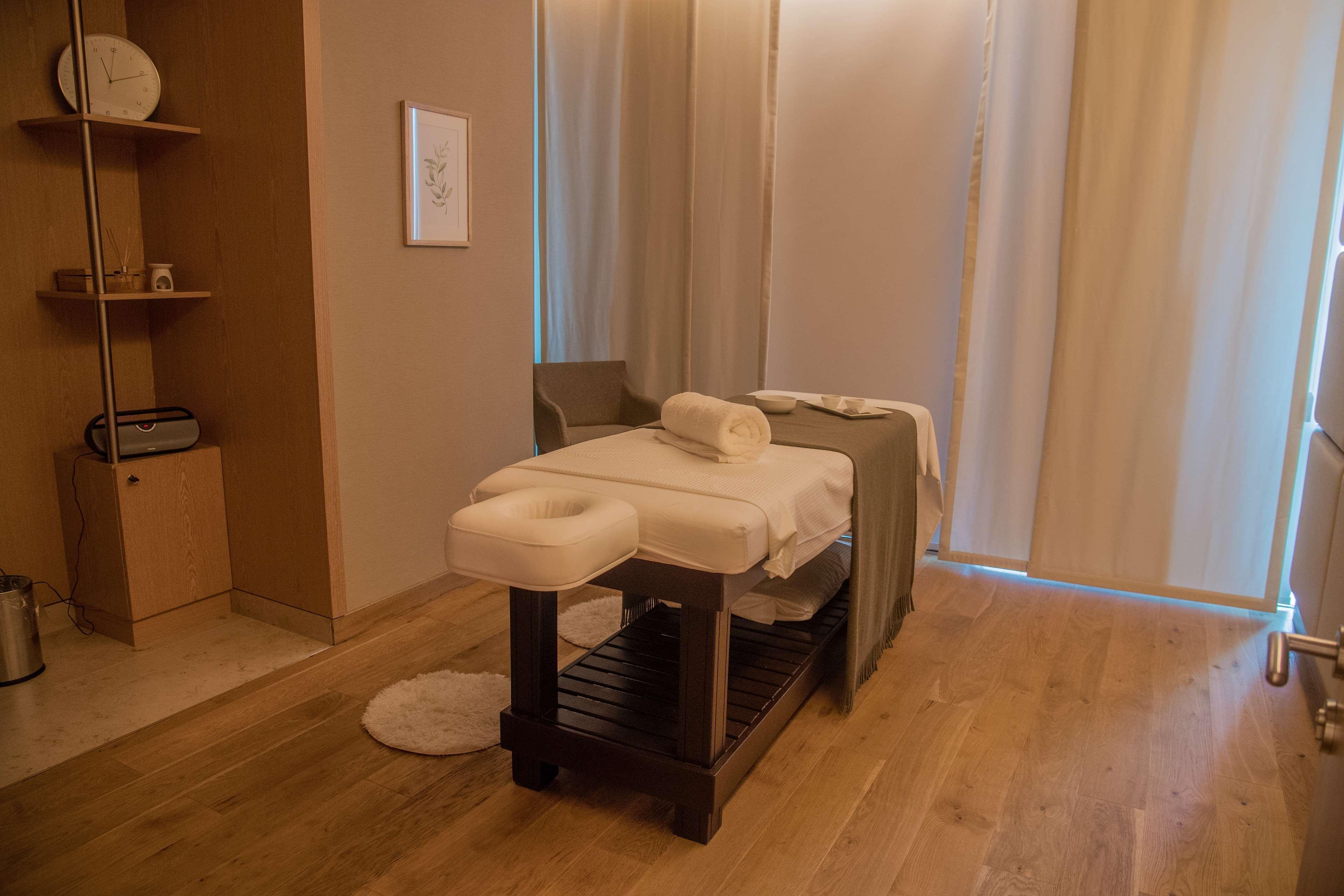 Hotel Hilton Pilar 4*