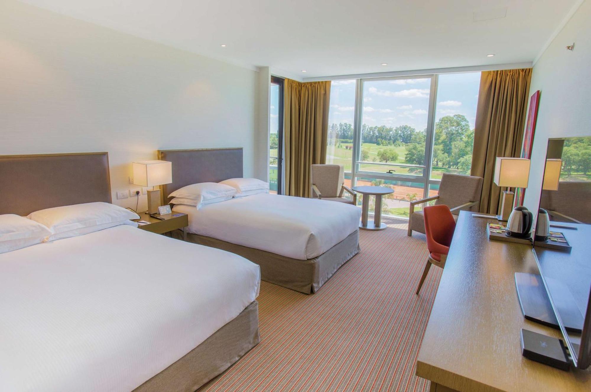 Hilton Pilar Hotel 4*