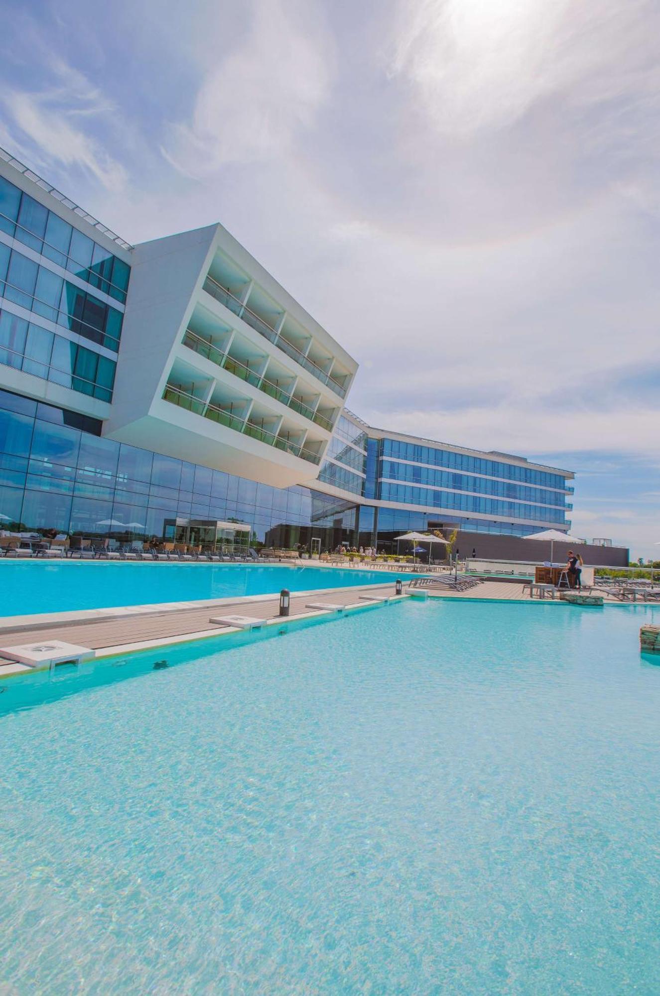Hilton Pilar Hotel 4*